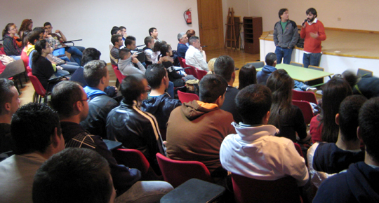 El área de Educación, Juventud e Igualdad del Cabildo impulsa en siete centros educativos de Tenerife el programa ‘Con otros ojos’, coordinado por MiradasDoc